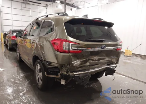 2024 Subaru Ascent Premium 7-Passenger z USA, uszkodzony, nr VIN 4S4WMAED7R3457377